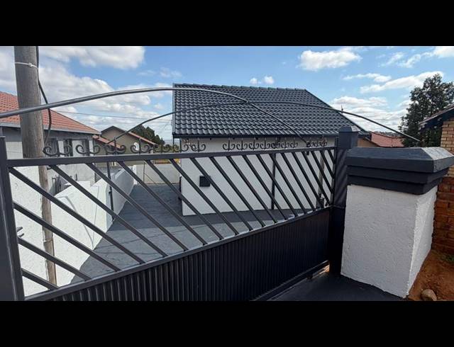 3 BEDROOM HOUSE FOR SALE IN SOSHANGUVE SOUTH
